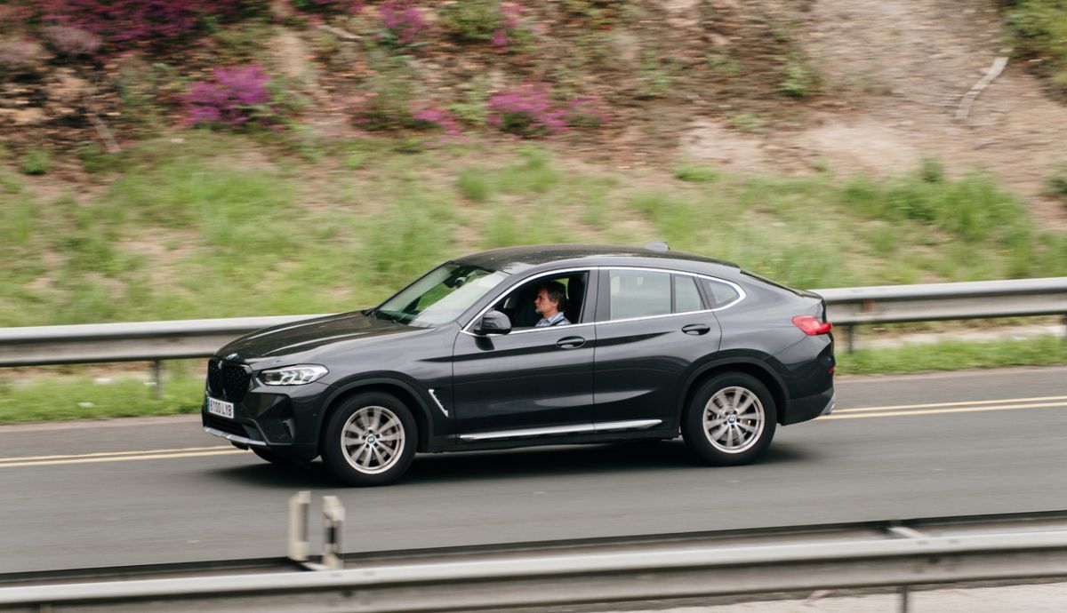 ¿Cuánto mide el BMW X4? 