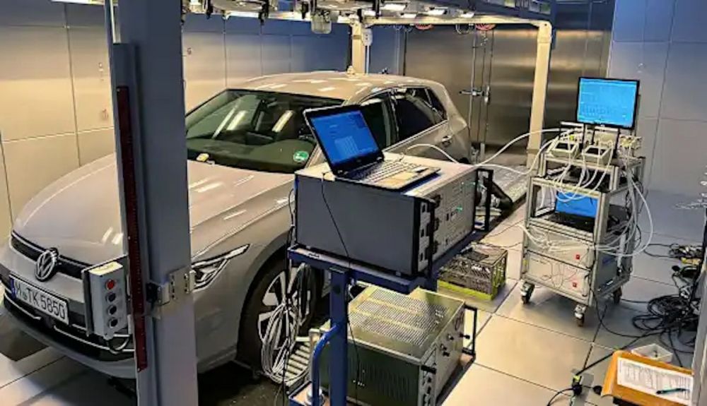 El ADAC confirma que el calor aumenta los valores de emisiones dentro de los coches y la ventilación los reduce