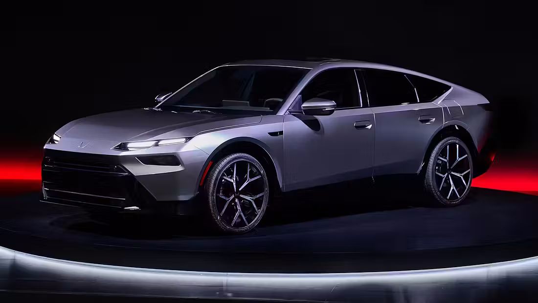 Prototipo de nueva berlina fastback que lanzará Honda en dos años