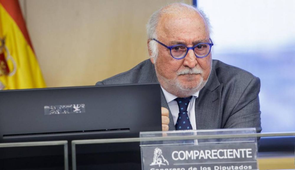 ¿De qué se trata el “nuevo impulso” que la DGT quiere dar a las balizas V16? Lo explicamos al detalle