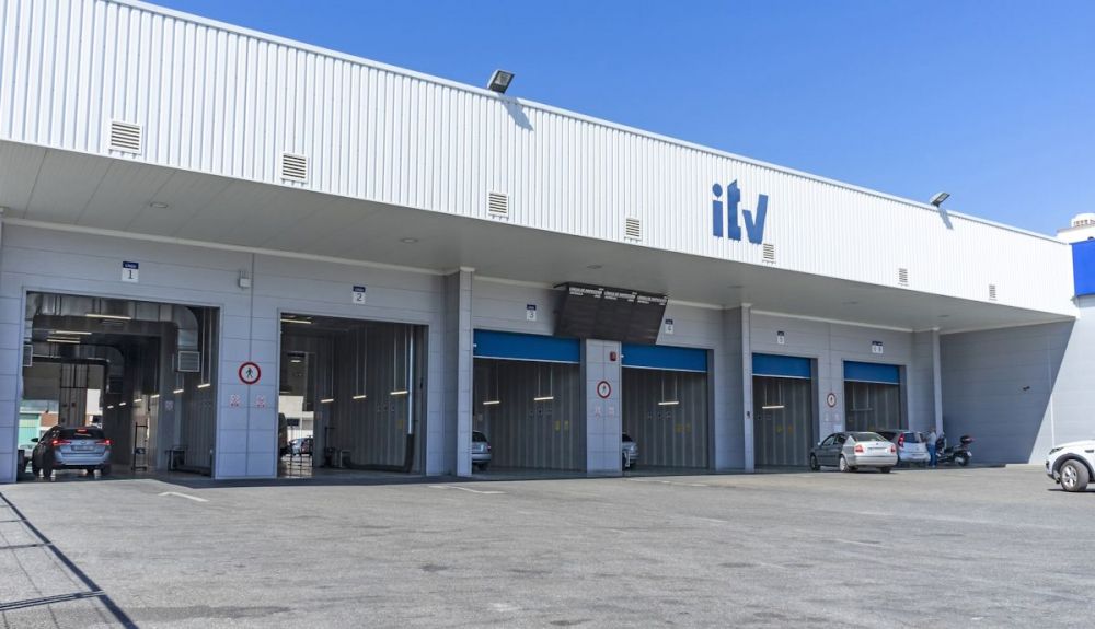 España endure las inspecciones, qué vehículos tienen que pasar ya la ITV cada 6 meses a los 10 años