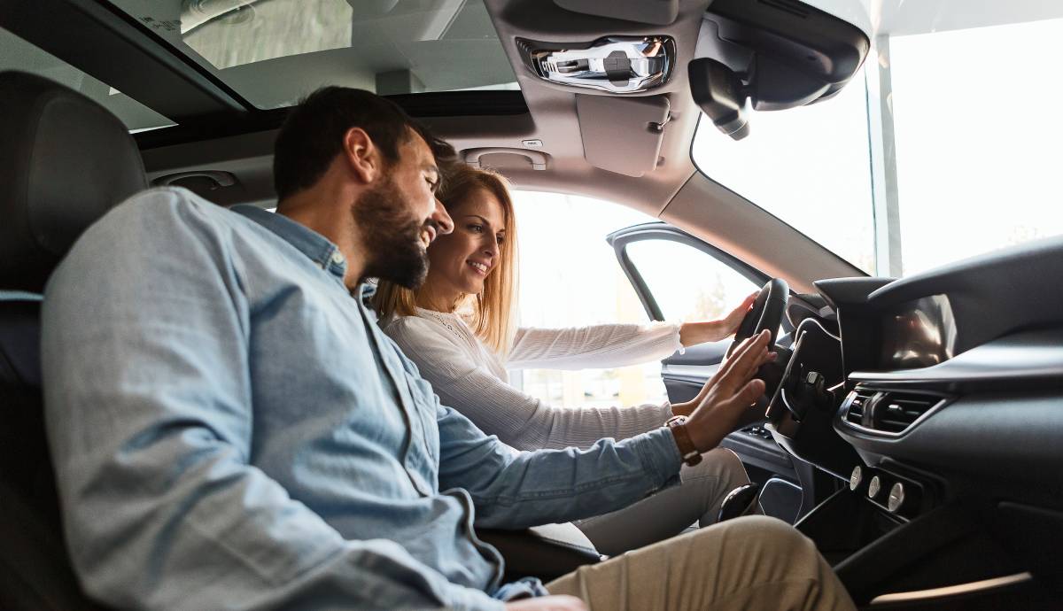 Estas son todas las ayudas que hay para comprar coche en 2026: llegan hasta los 4.500 euros