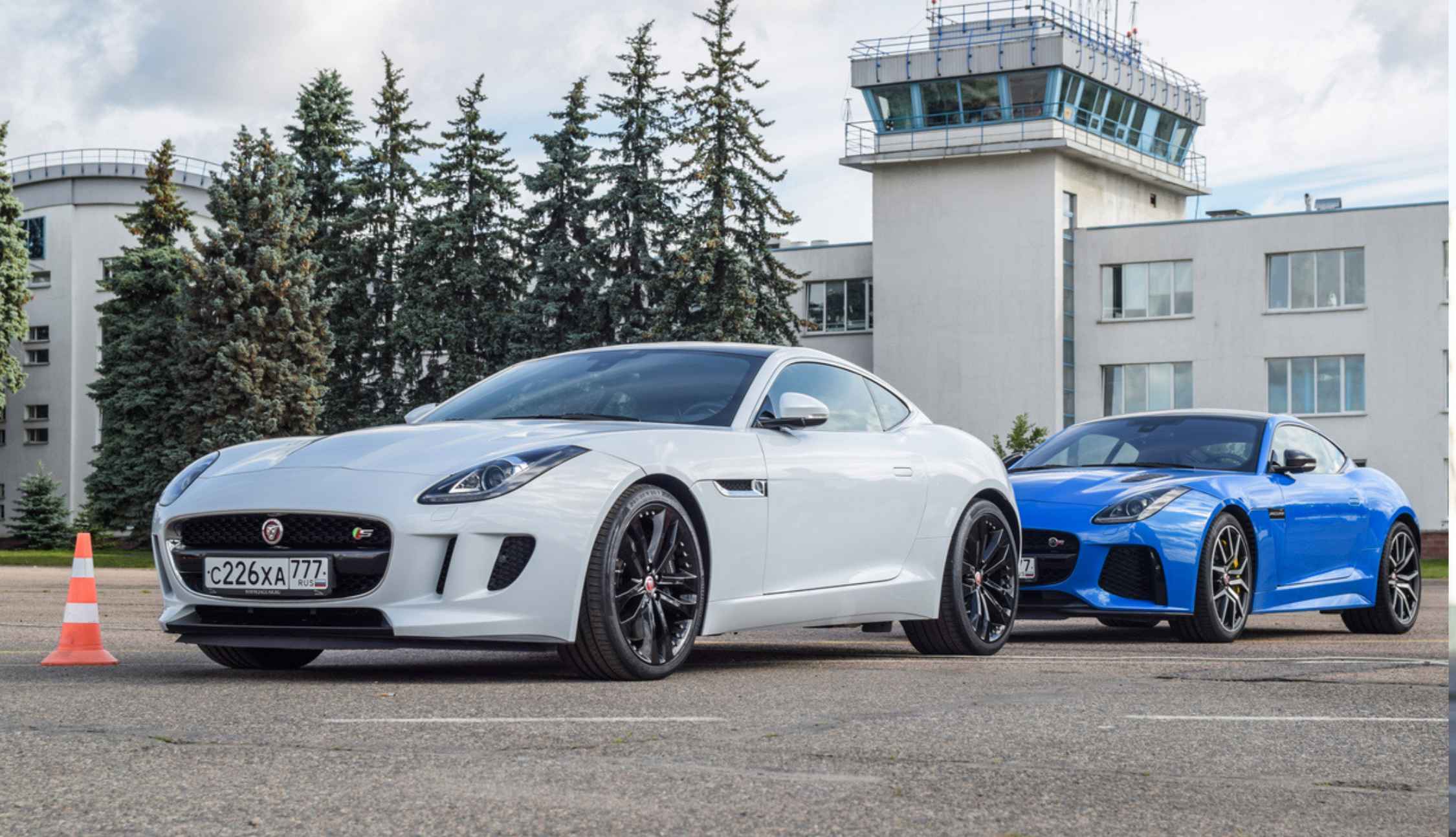 Jaguar F-Type 3.0 V6 con compresor volumetrico