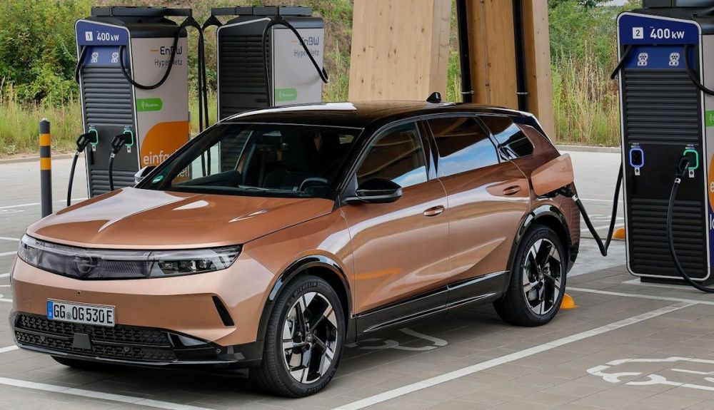 El nuevo SUV eléctrico de Opel tendrá el tamaño aproximado de un Grandland (en la foto), pero con tecnología de Leapmotor