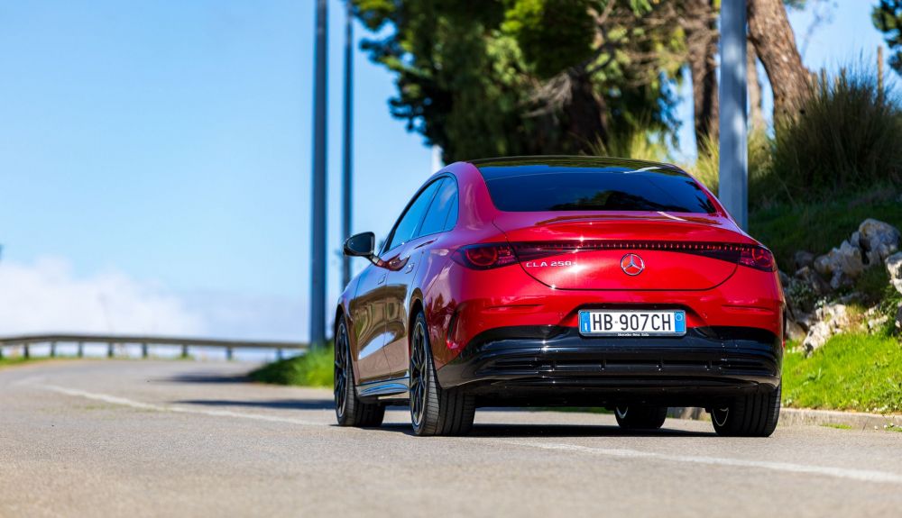 Mercedes CLA 250+ con tecnología EQ