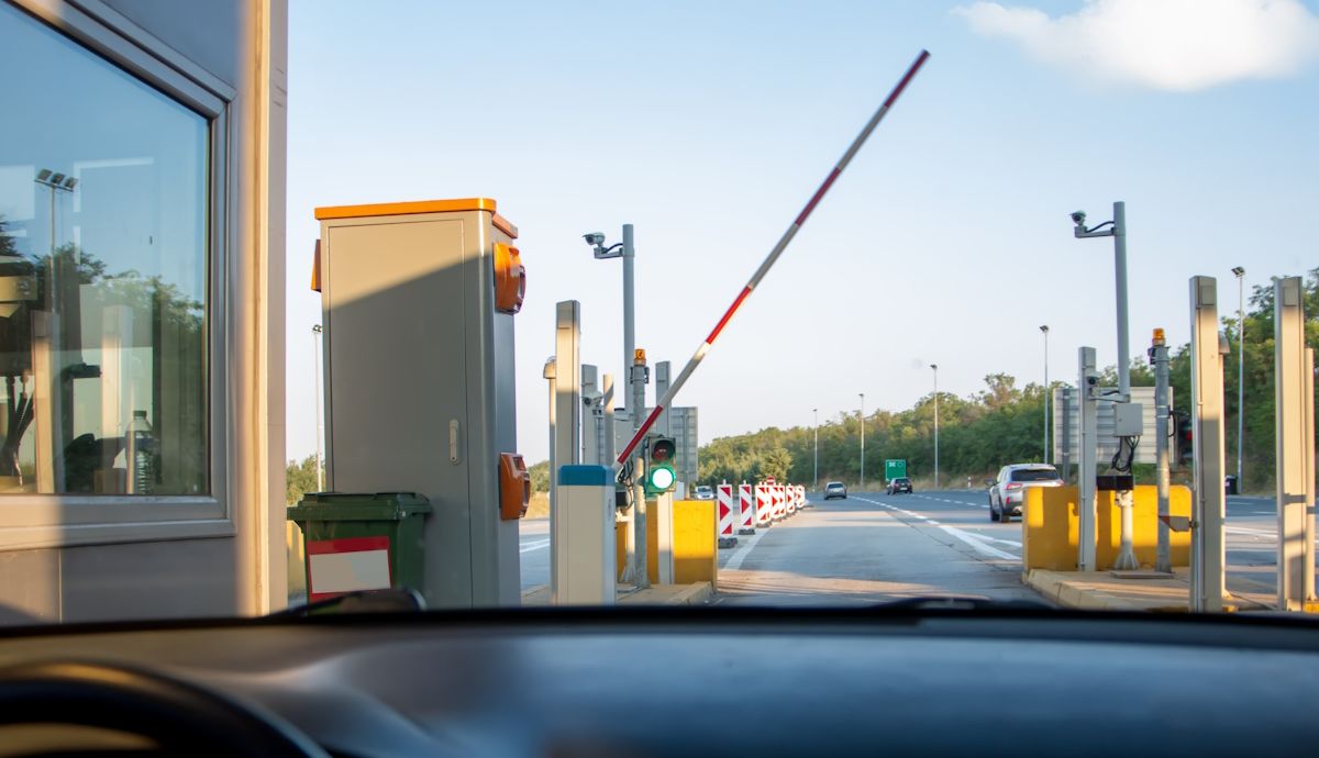 La UE fija rebajas del 75% en los peajes de sus autopistas para algunos vehículos de bajas emisiones