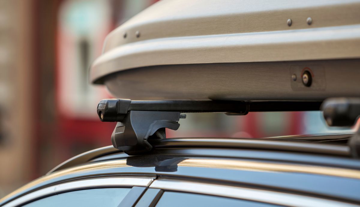 Portaequipajes de techo para coche: tipos, normativa y cómo elegir