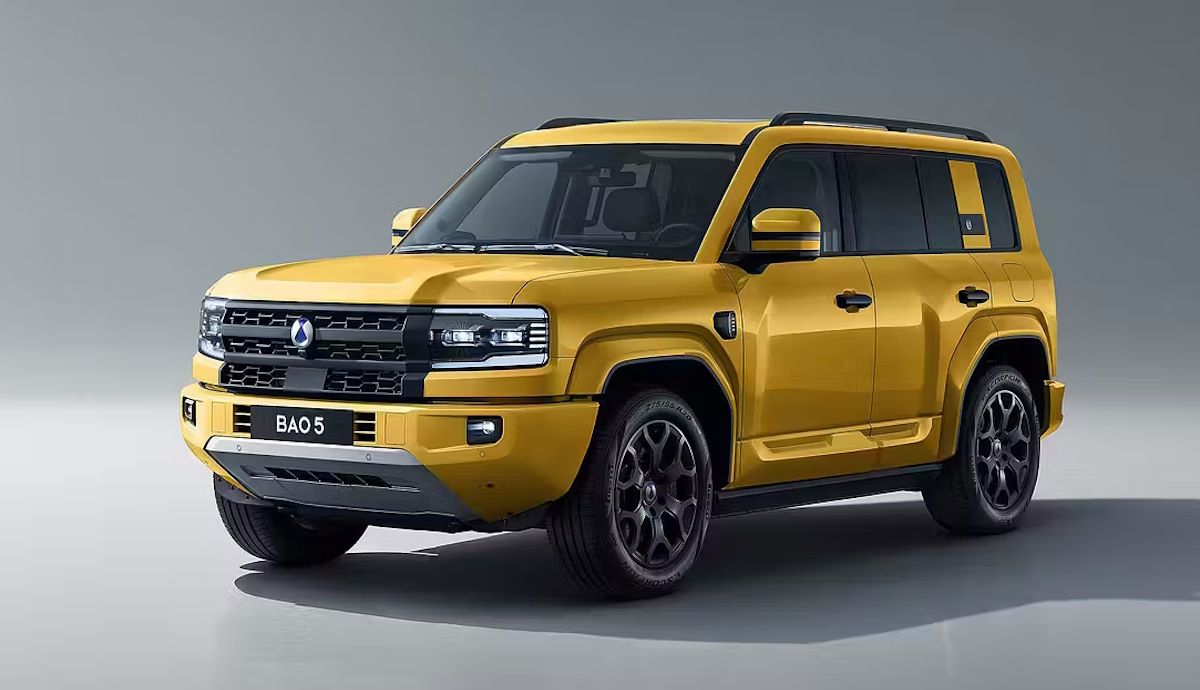 Un nuevo SUV híbrido enchufable amenaza al Defender, el Denza Bao 5 llega a Europa