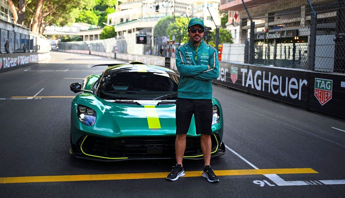 La impresionante y extravagante colección de coches de Fernando Alonso, al descubierto