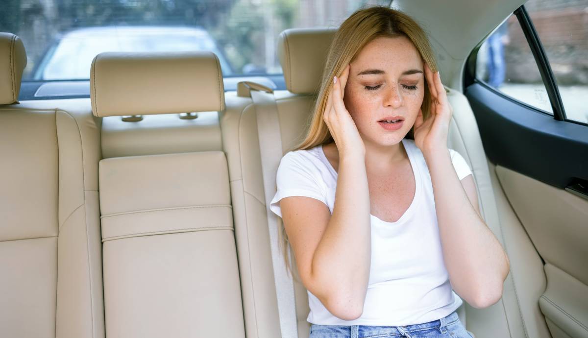 Se acabó la pesadilla para muchas personas: así es la tecnología que evitará los mareos en el coche