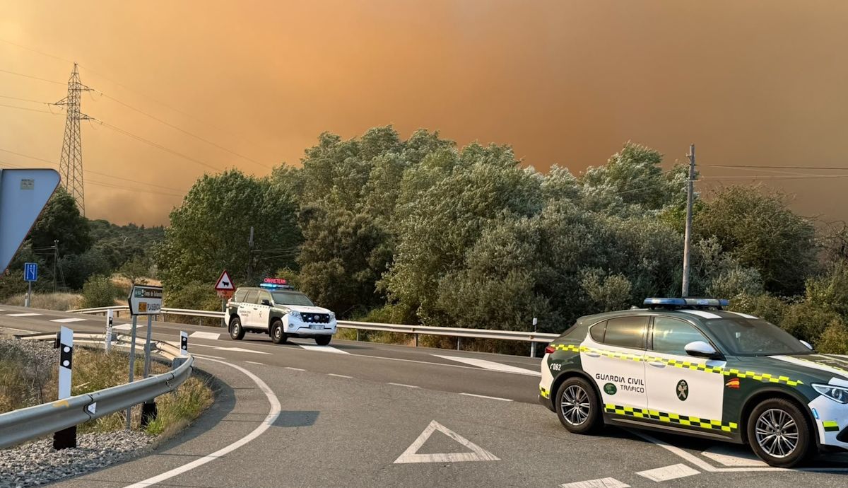 Más carreteras cortadas por los incendios en España, situación actual y cómo consultarlas. Foto: Guardia Civil.