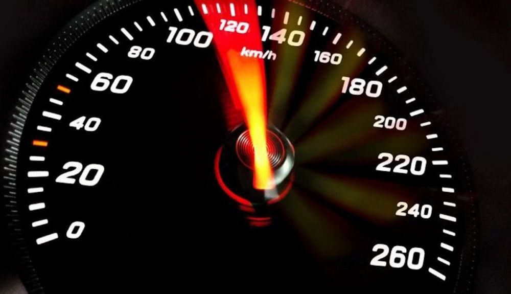 Los coches reducirán la velocidad ya automáticamente en Europa, frenando cuando excedan los límites