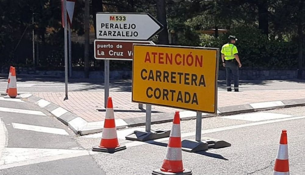 La DGT pide ya evitar desplazamientos y se elevan a 47 las carreteras cortadas por los incendios. Foto Guardia Civil