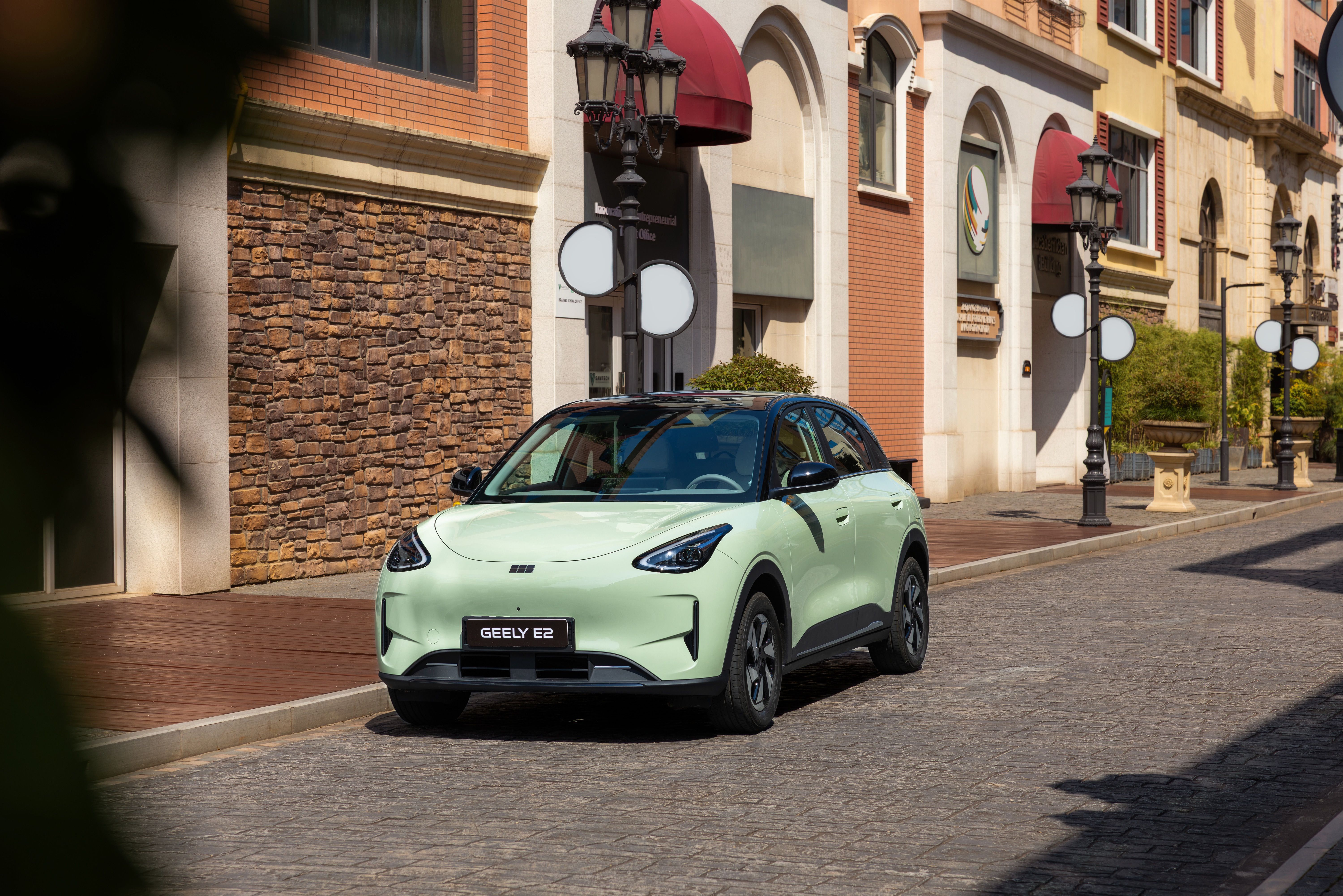 Geely E2