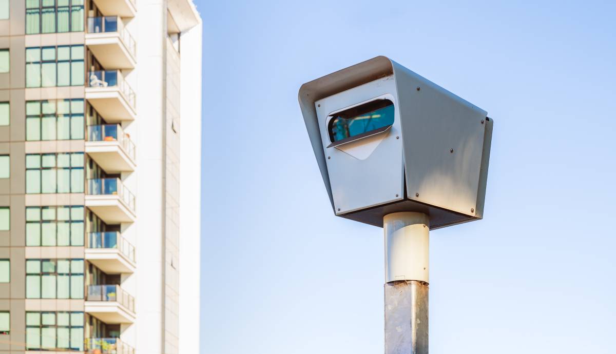 Este es el radar que más temen los conductores: es capaz de multar por 10 infracciones diferentes