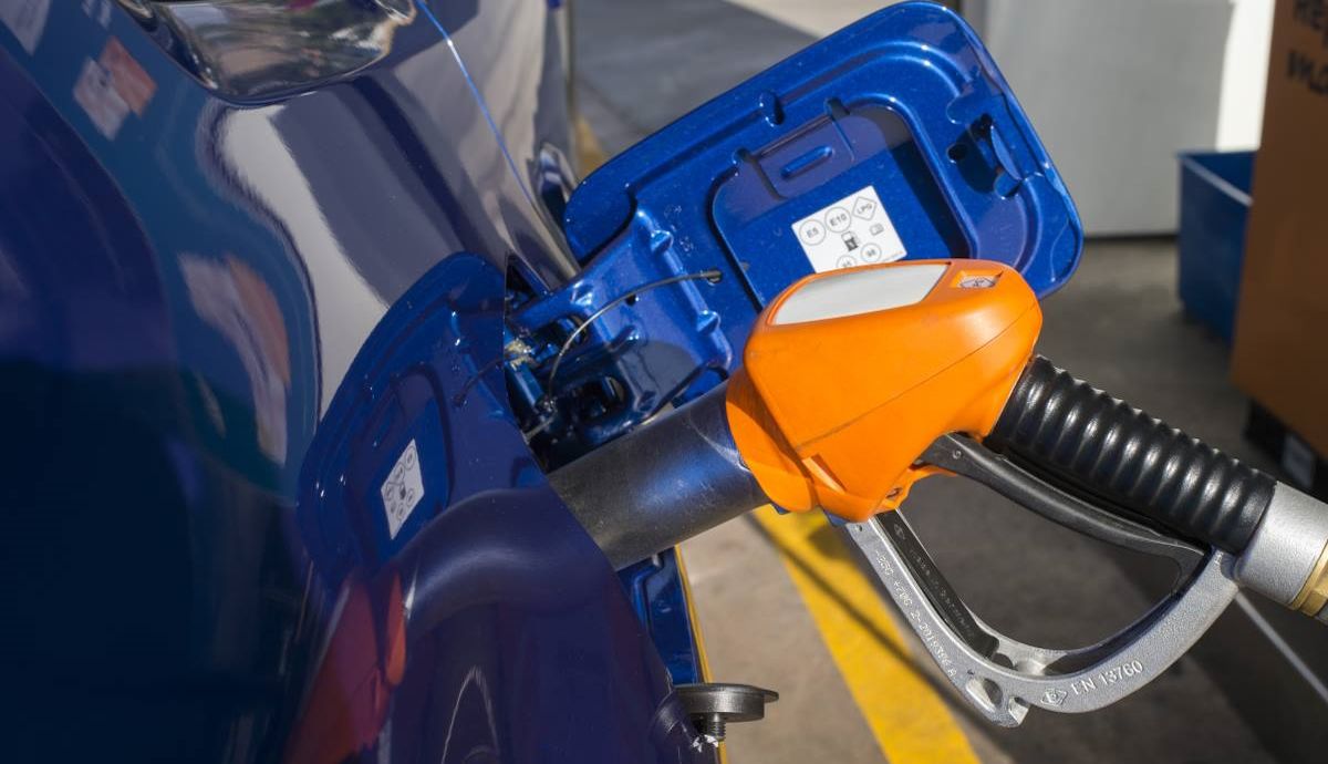 La DGT recomienda ya pasar tu coche de gasolina a GLP, cuánto cuesta y cómo superar la ITV