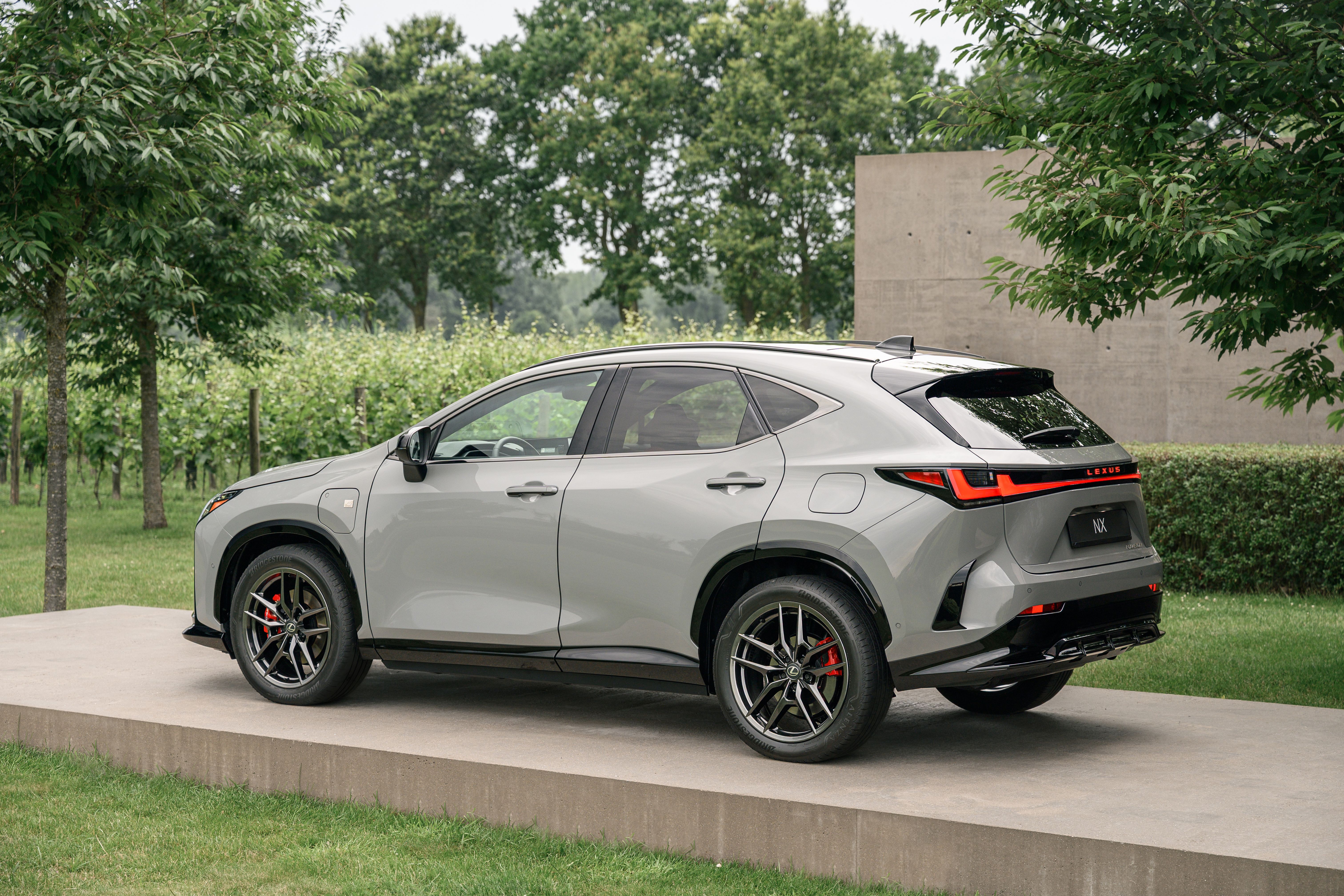 Lexus NX F-SPORT 2026