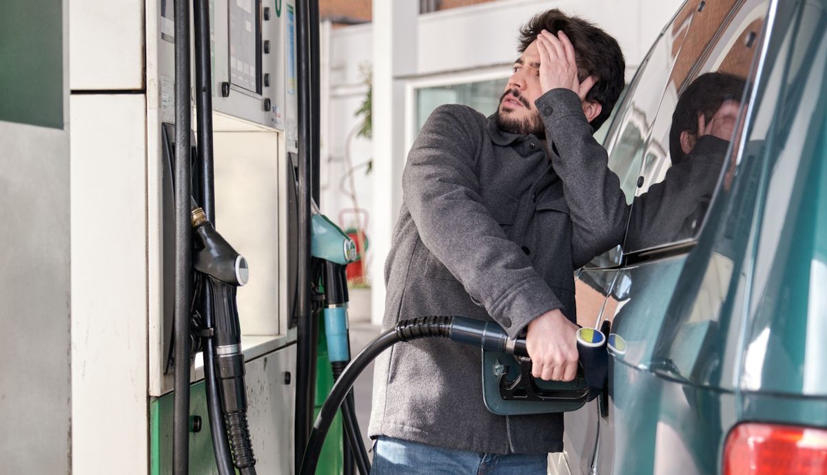 El diésel y la gasolina, de nuevo más caros, los nuevos impuestos y descuentos se diluyen