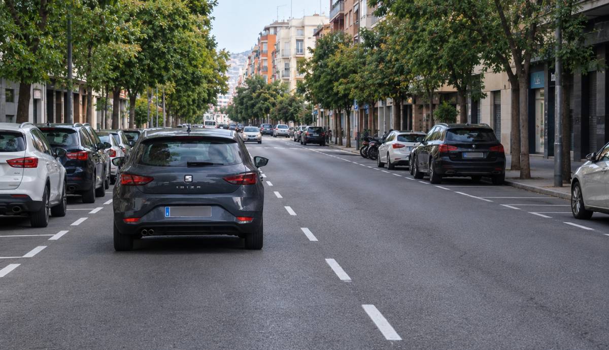 La multa de 500 euros que te pondrán por un hábito que repiten muchos conductores a diario. Foto generada con IA