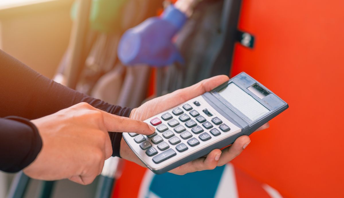 Los combustibles, disparados, esta es ya la previsión de precios del diésel y la gasolina en España
