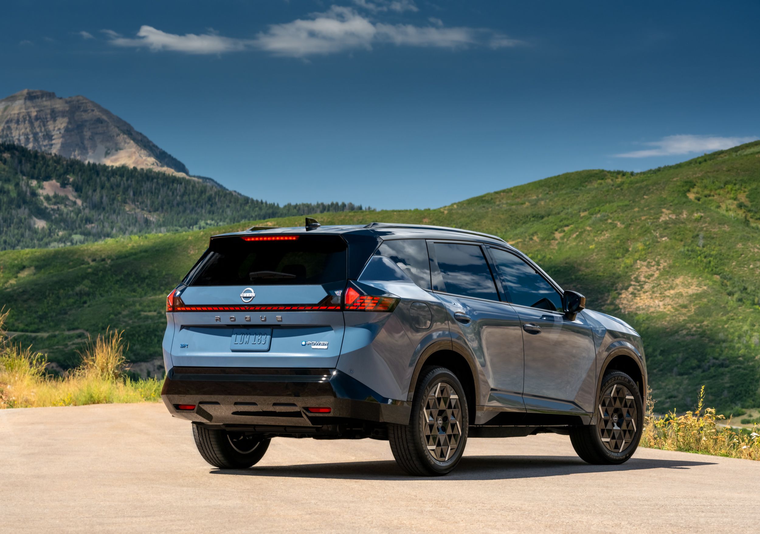 Nissan Rogue Hybrid 2026 (X-Trail)