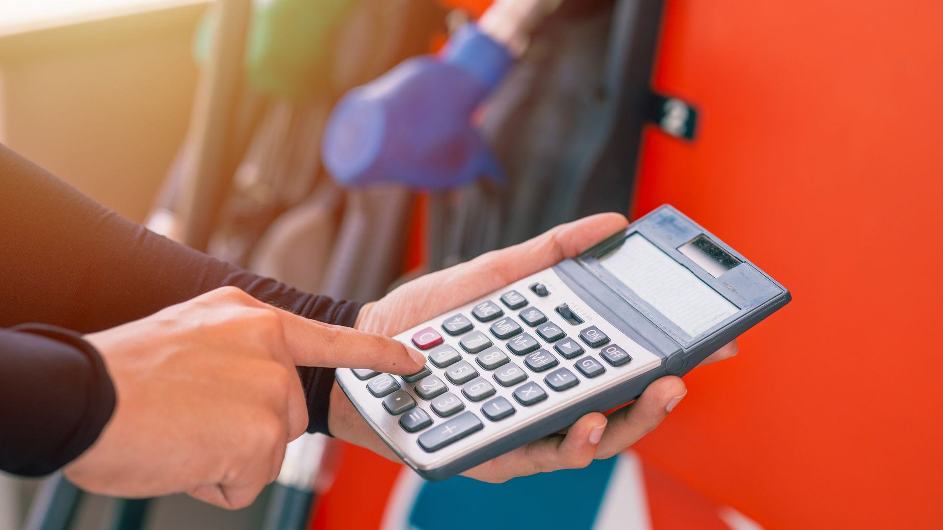 Ahorra ya hasta 300 € al año en estas gasolineras, que son hoy las más baratas de España