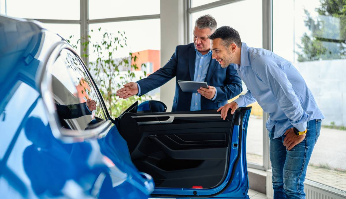 El mercado de los coches ya cambió: analizamos un mes de septiembre donde un eléctrico fue el líder