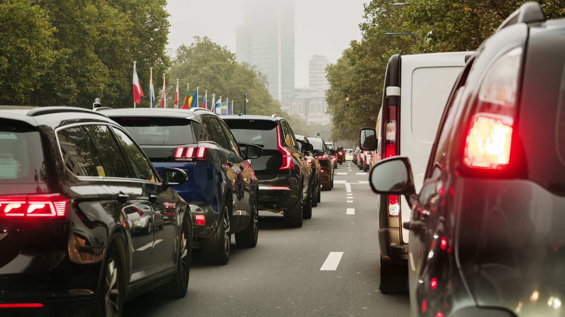 Los coches diésel, gasolina e híbridos seguirán vendiéndose en Europa y ya habría acuerdo en la UE