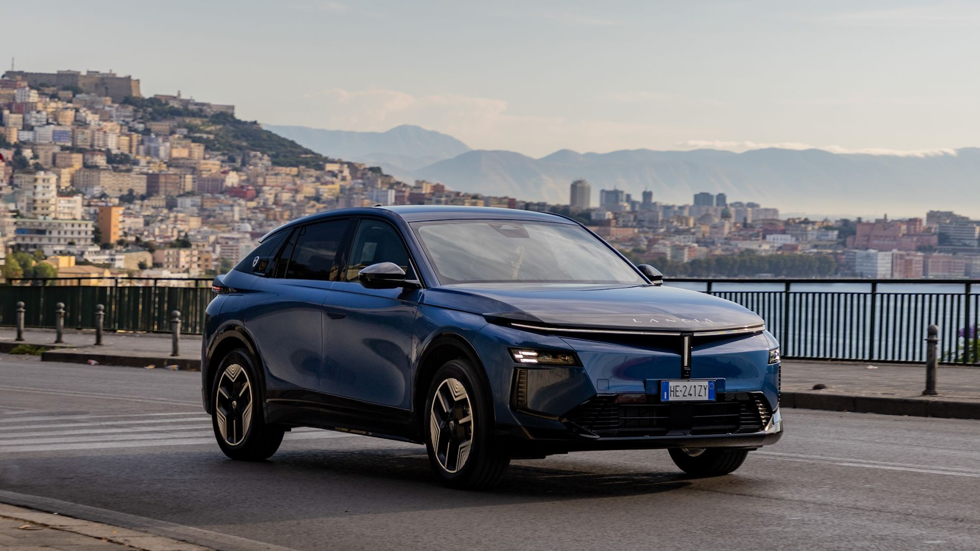Todo sobre el nuevo Lancia Gamma, así es su regreso, 50 años después y transformado en SUV