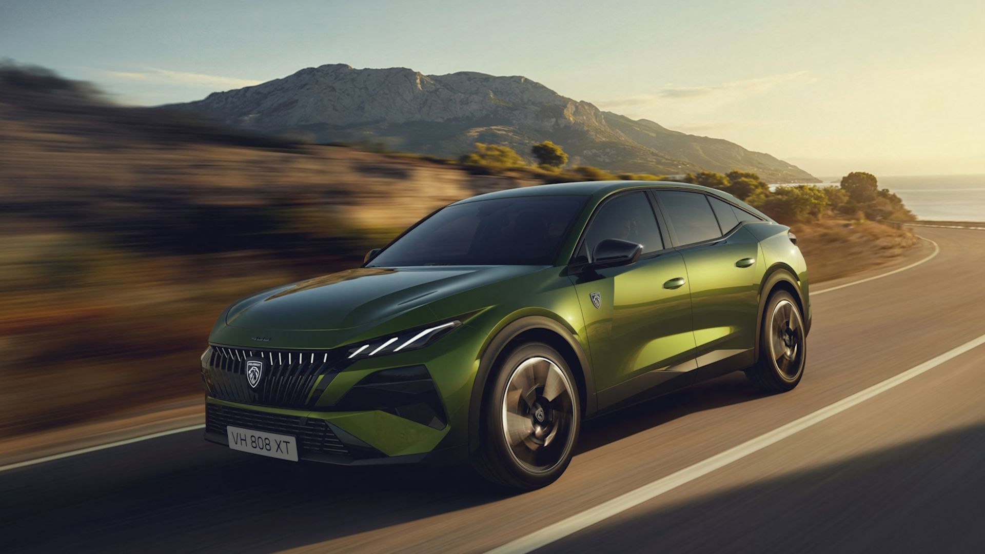 Probamos el nuevo Peugeot 408 Plug In Hybrid, un verdadero crossover que gana en imagen y mecánica