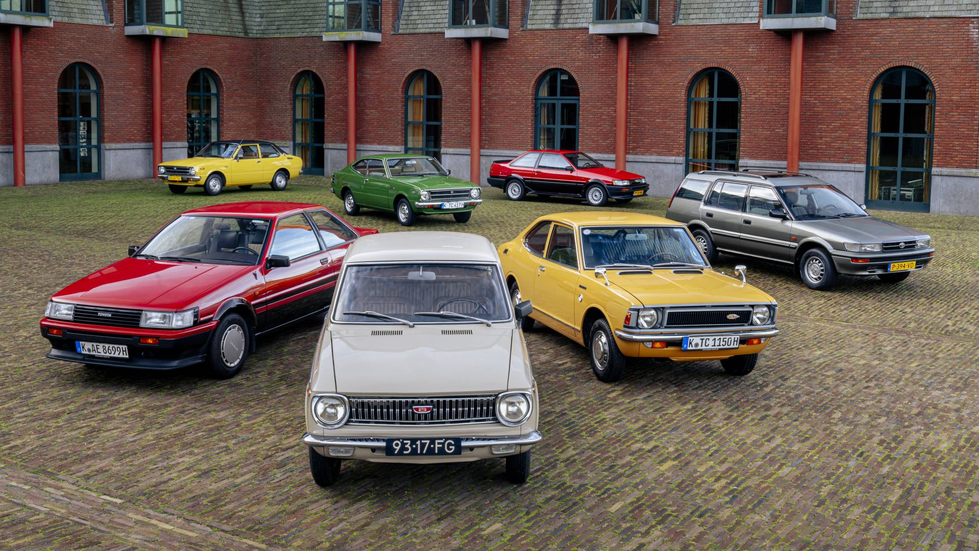 Repasamos en vídeo las doce generaciones del Toyota Corolla para celebrar su 60 aniversario