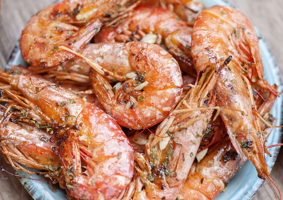 Chupar la cabeza de las gambas puede ser peligroso porque contienen cadmio. iStock