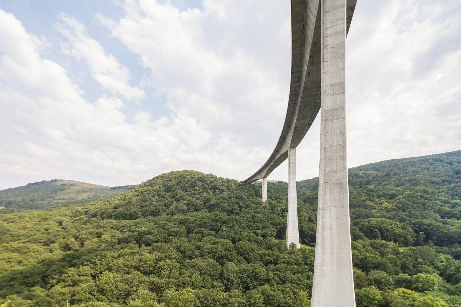 Ferrovial contempla un ambicioso programa para liderar el nuevo ciclo industrial sostenible.