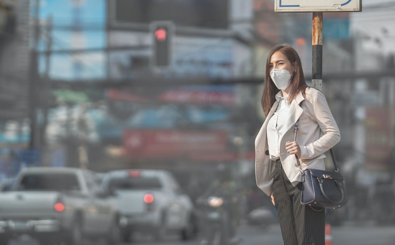 Diversos estudios analizan la relación entre la contaminación y el Covid-19. Foto: iStock