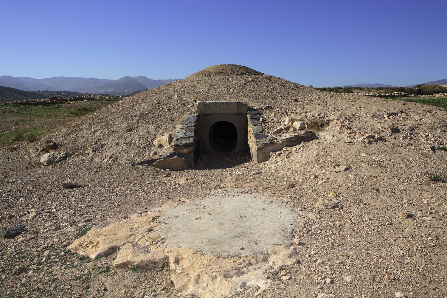 Sepultura 1 del yacimiento megalítico de Los Millares, en Almería. El País