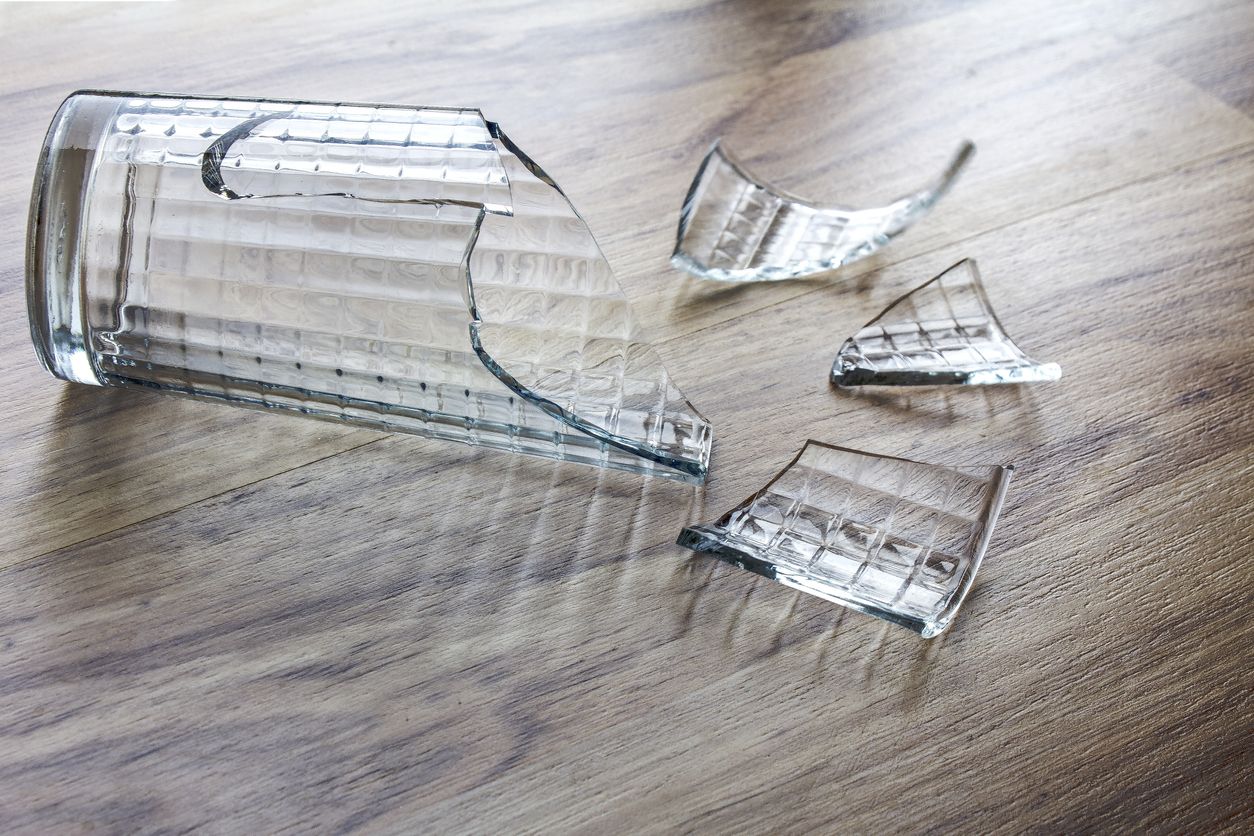 Frente al cristal, el vidrio es 100% reciclable. Foto: iStock