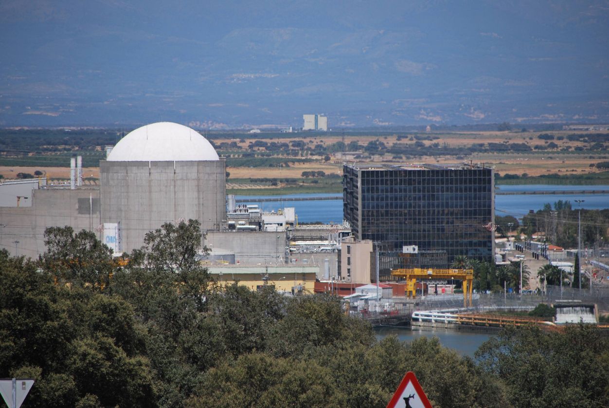 La central nuclear de Almaraz es la más obsoleta de cuantas quedan en España. Foto: iStock