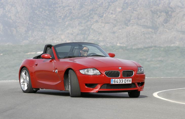 Un coche para divertirse jugando con el tren trasero. Ojo, mejor en un circuito.