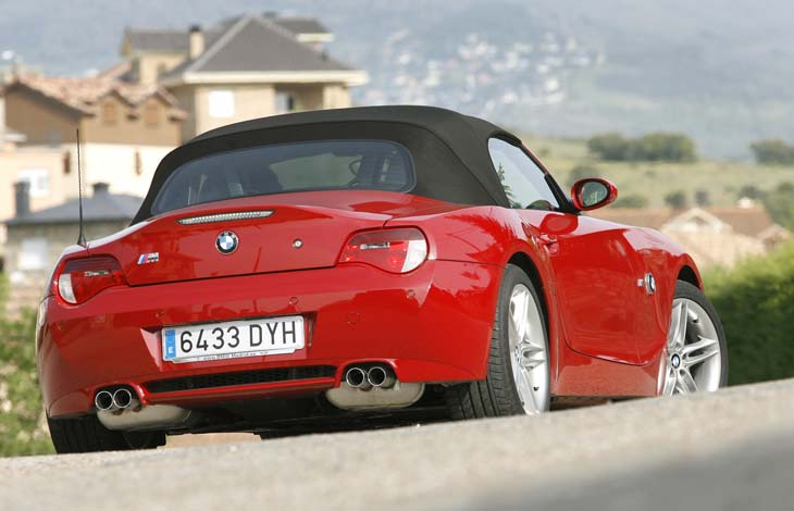 Con la capota, el Z4 tiene ese romántico aire de deportivo clásico.