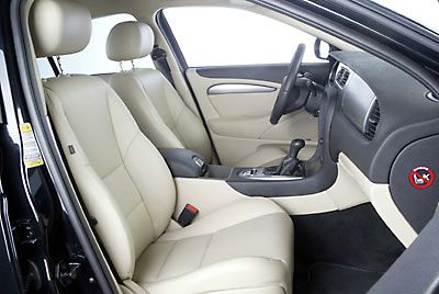 La postura al volante, cómoda y multiajustable.
