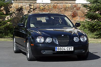 Imagen barroca y aire prestigioso en esta berlina.