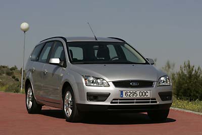 En visión tres cuartos, es muy parecido el Mondeo.