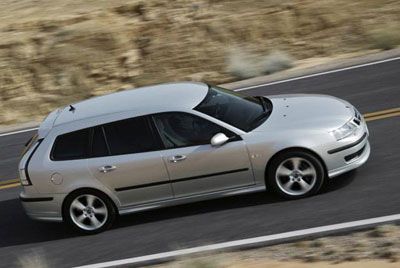 Es fácil encontrar sus rasgos deportivos.