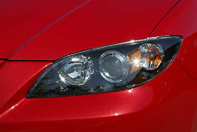 Faros rasgados, muy personales.