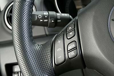 Volante multifunción: muy bien equipado.