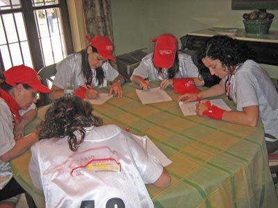 Muy aplicadas, respondiendo a las preguntas del test teórico.