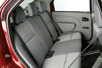 Los ocupantes de las plazas traseras tienen bastante espacio.