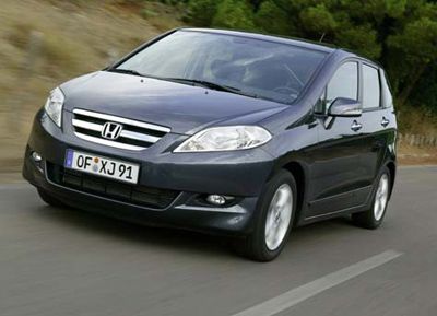 Velocidad máxima de 190 km/h y potencia de 140 CV. Un portento en la carretera.