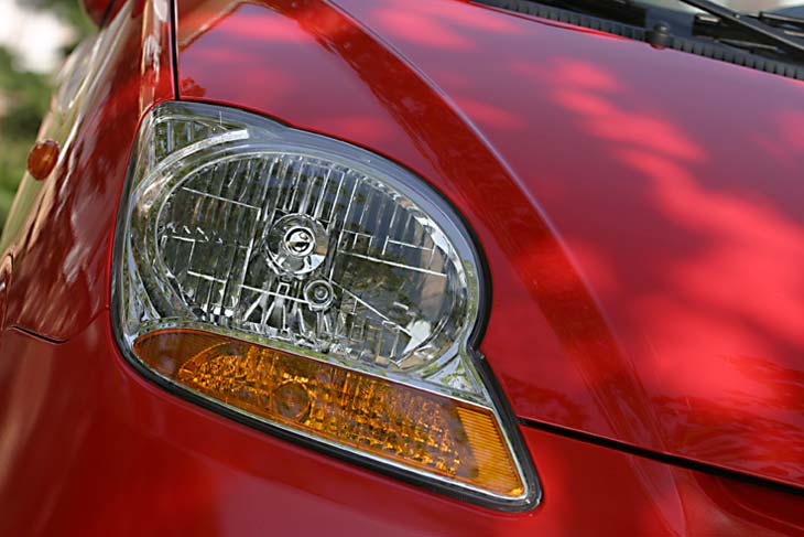 El nuevo diseño de los faros delanteros le dan al Matiz un alegre aspecto.