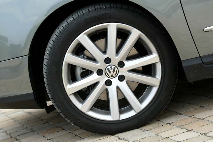 Los discos de freno delanteros del Passat Variant tienen312 mm.